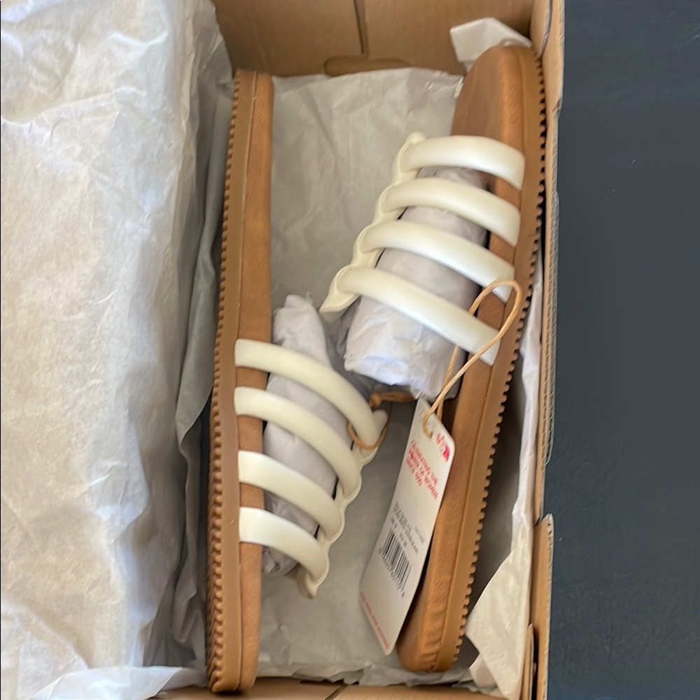 Roxy White and Tan Sandals with Caged Straps - Picture 2 of 3